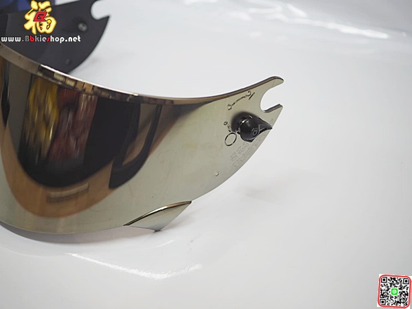 Bs7701 ชิวหมวก Shark รุ่น Race R Pro สีทอง 