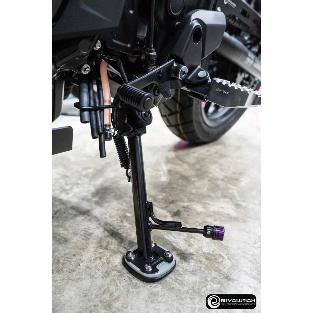 ตัวครอบแกนเขี่ยขาตั้งข้าง ทูโทน V.2 ตรงรุ่น ADV-350/FORZA-300,350/CL-300,500 แบรนด์ REVOLUTION