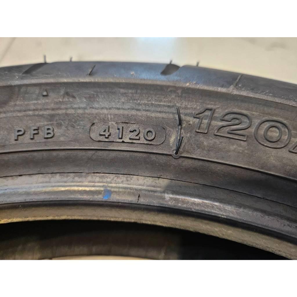 ยาง BRIDGESTONE BATTLAX SC : 120/70 14 (Front ) ยางมอเตอร์ไซต์ ยางหน้า ยางปี 20