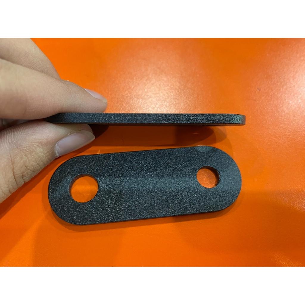 เพลทยึดปลายท่อ #Bracing เหล็กหนา ทำสีพาวเดอร์โค้ท  หนา3mm.เต็ม  ยาว7cm. รูยึด M10 ใส่กับรถ125-1000 cc.ขายึดปลายท่อ