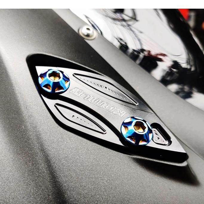 แผ่นปิดรูกระจก ตรงรุ่น CBR250RR งาน KAMUI แท้  คละสี **CBR 250RR NEW ปิดกระจก