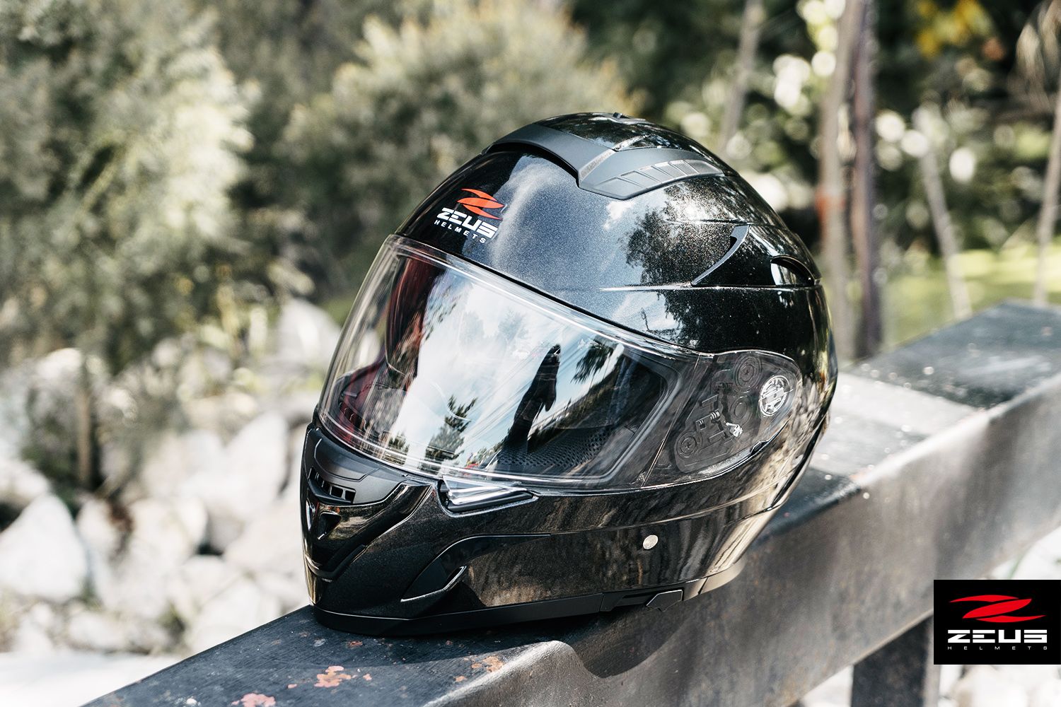 หมวกกันน็อค ZEUS Helmets  ZS-827 หมวกเท่ห์ มีแว่นกันแดดขนาดใหญ่