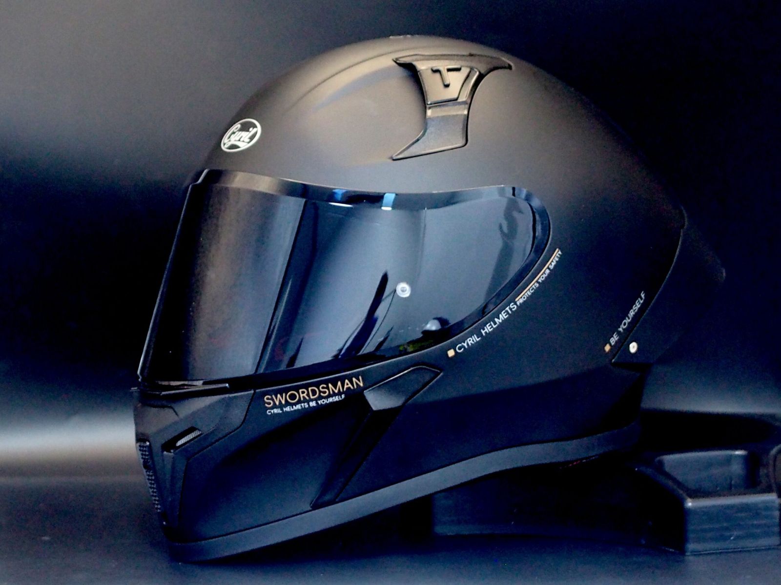 End Glossy black