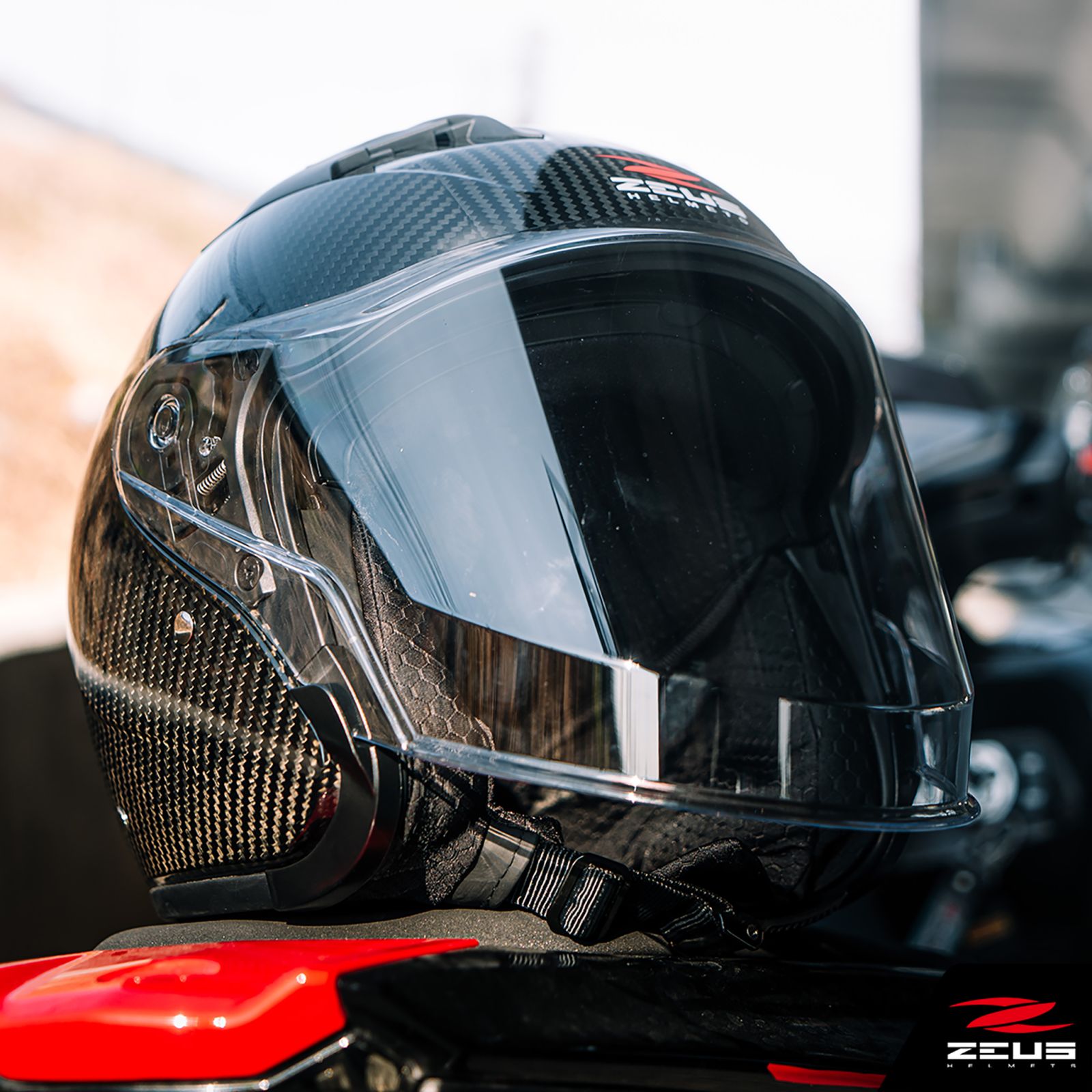 หมวกกันน็อค ZEUS Helmet ZS-630 100% คาบอน แว่นตากันแดด ในซิว