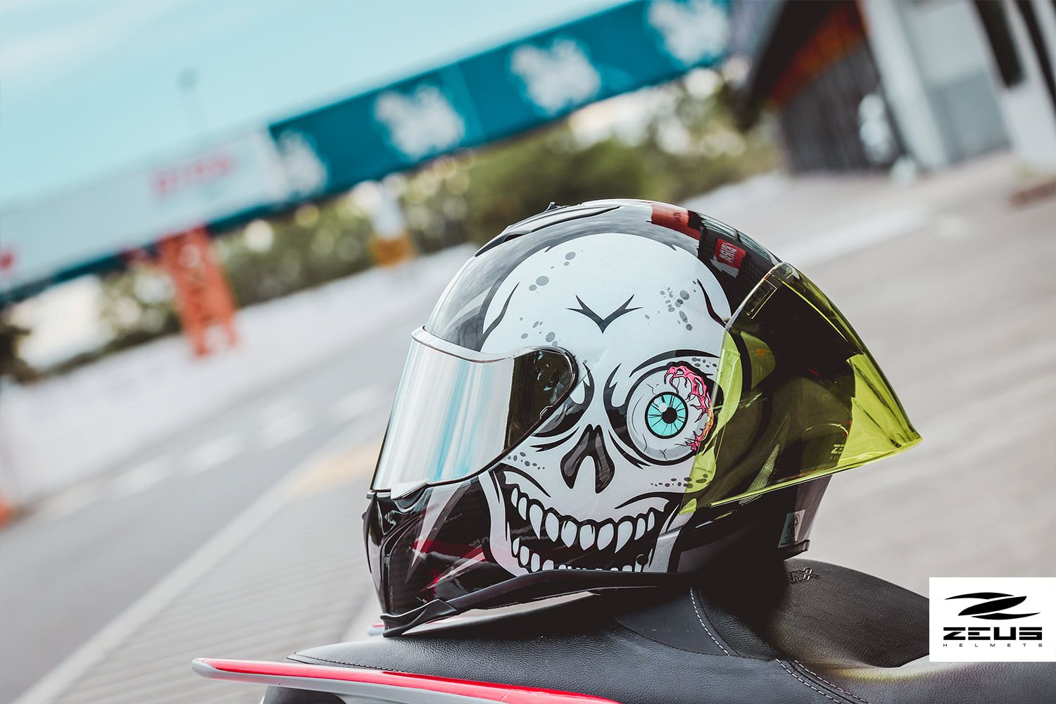 หมวกกันน็อค ZEUS ZS-1900 CABON SKULL / GOLD / SILVER / GREEN