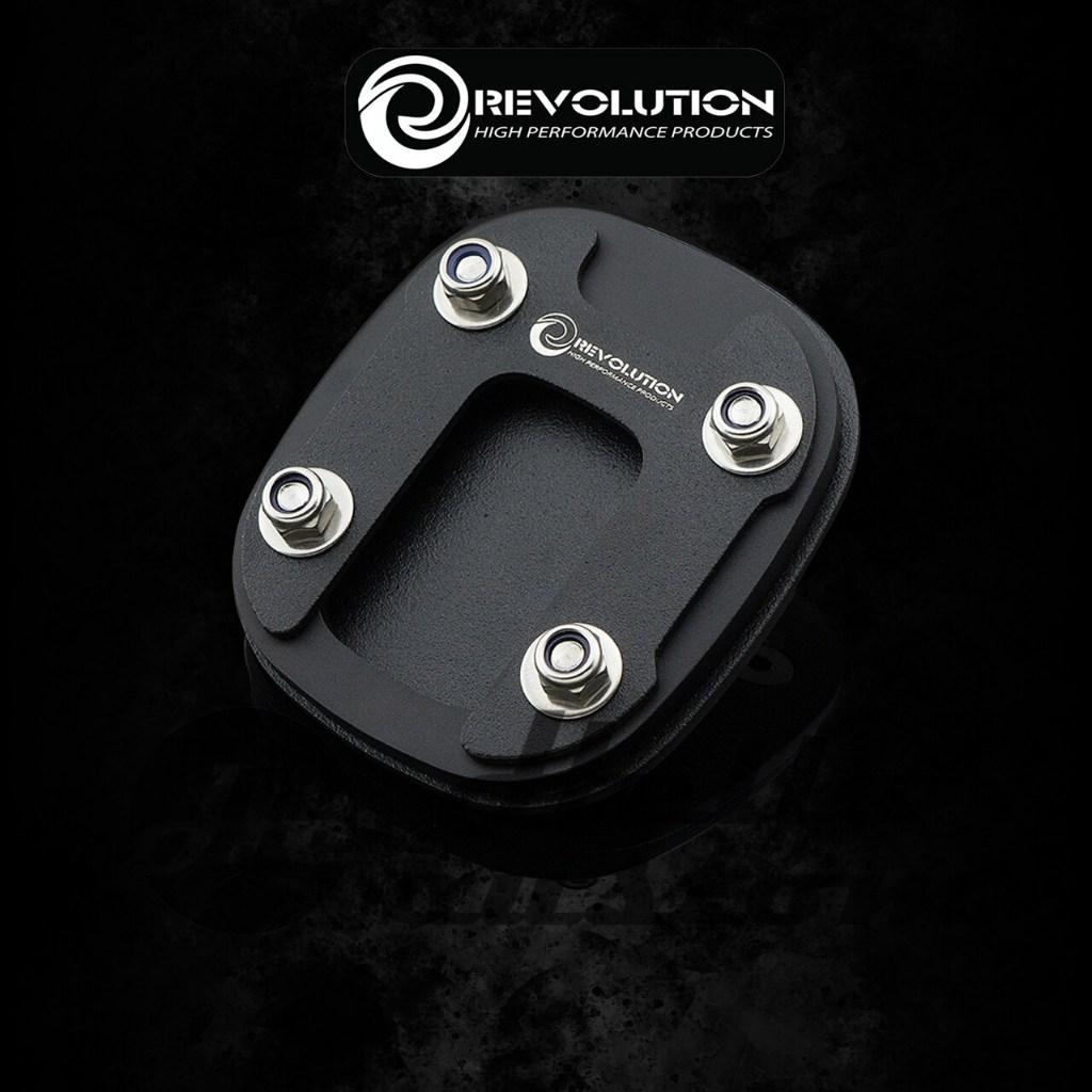 603. แผ่นรองขาตั้งข้าง (สแตนเลสดำ+มีเนียม) 2D แบรนด์ REVOLUTION ตรงรุ่น NX-500/CL300-500