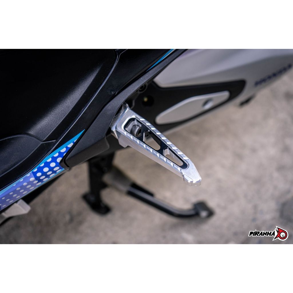 554.พักเท้าหลัง CNC Duo Anodize FORZA-350 / ADV-350 / LEAD-125 แบรนด์ PIRANHA