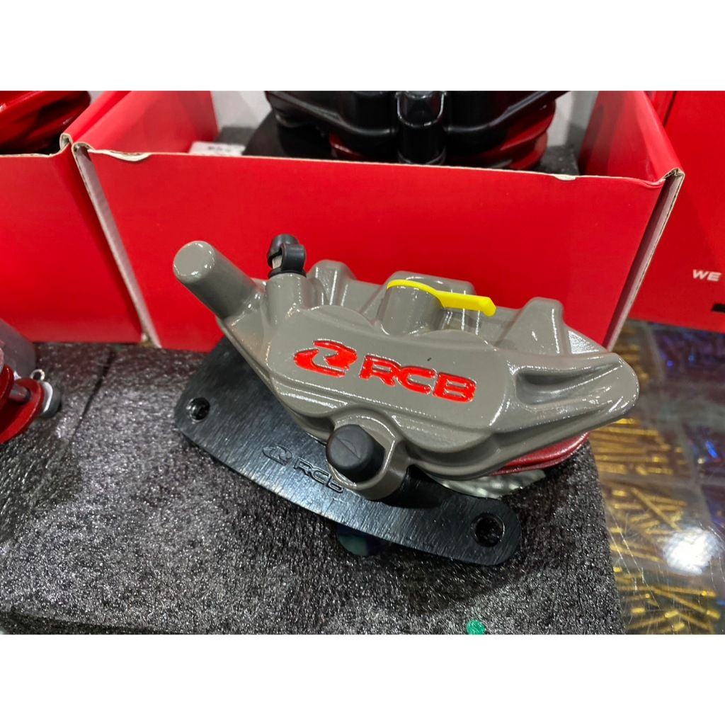ปั้มเบรคหน้า RCB E Series Caliper GIORNO ABS / CLICK160 พร้อมขาจับปั้มตรงรุ่น ลูกสูบคู่ขนาด 25 มม. มีผ้าเบรคแถมให้ 68