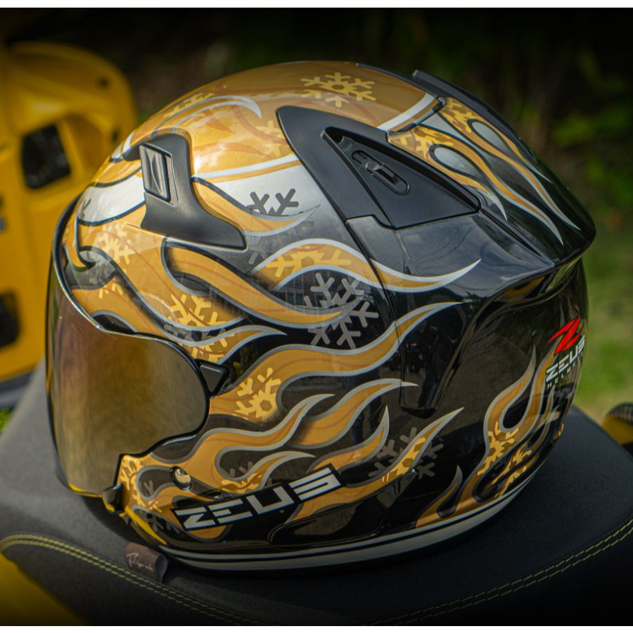 หมวกกันน็อค ครึ่งใบ ลายไฟ ZEUS ZS-627 || IGNIS🔥|| RED || GOLD