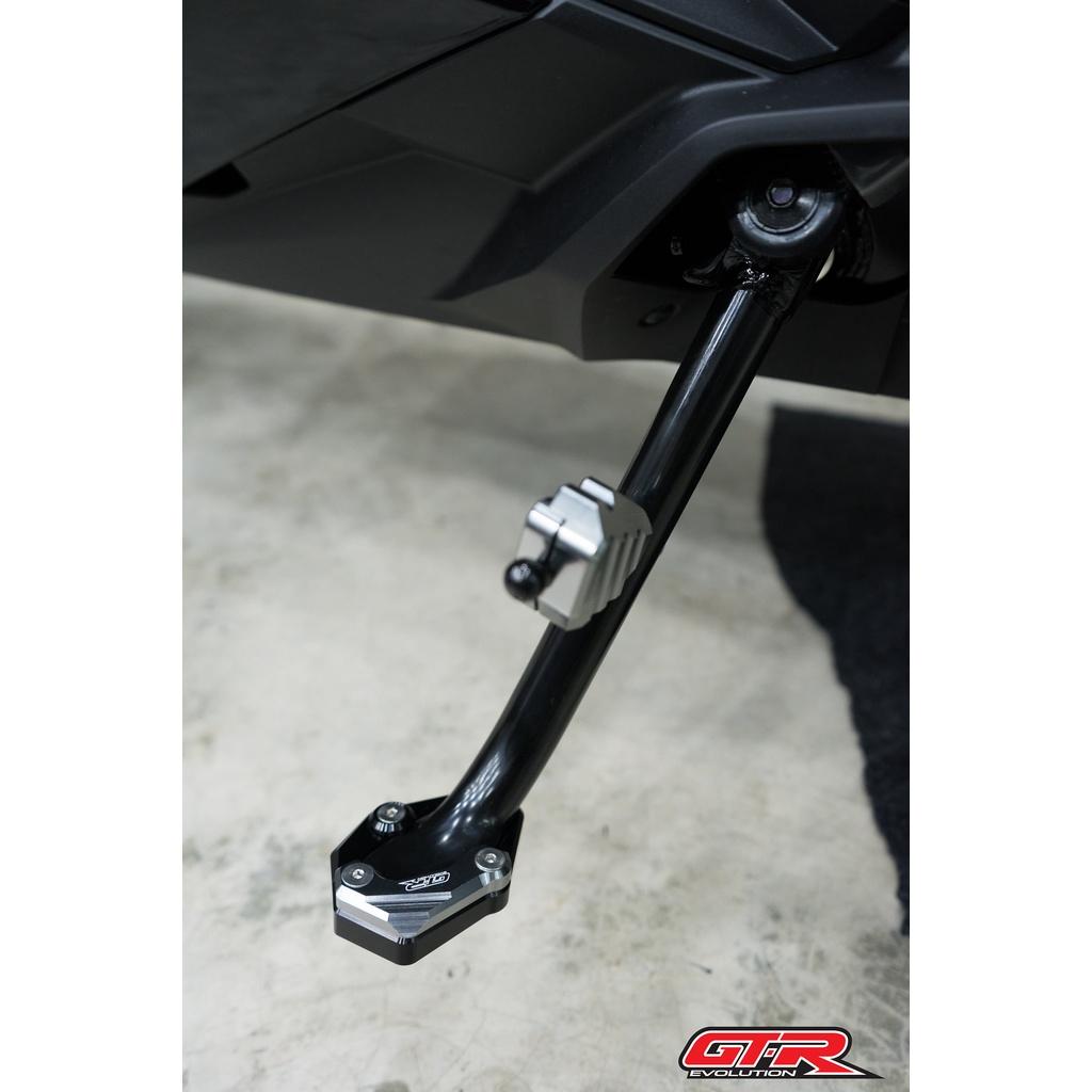 แผ่นรองขาตั้ง 2ชิ้น CNC ADV350 / X-MAX300 / R15 2017/ M-SLAZ งาน GTR