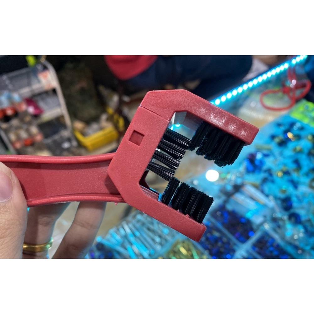 แปรงขัดโซ่ 2 หัว GENERAL PARTS X-MAVR1 แปรงโซ่ได้ทุกรุ่น แปงขัดโซ่ ขัดโซ่ ทำความสะอาดโซ่ *